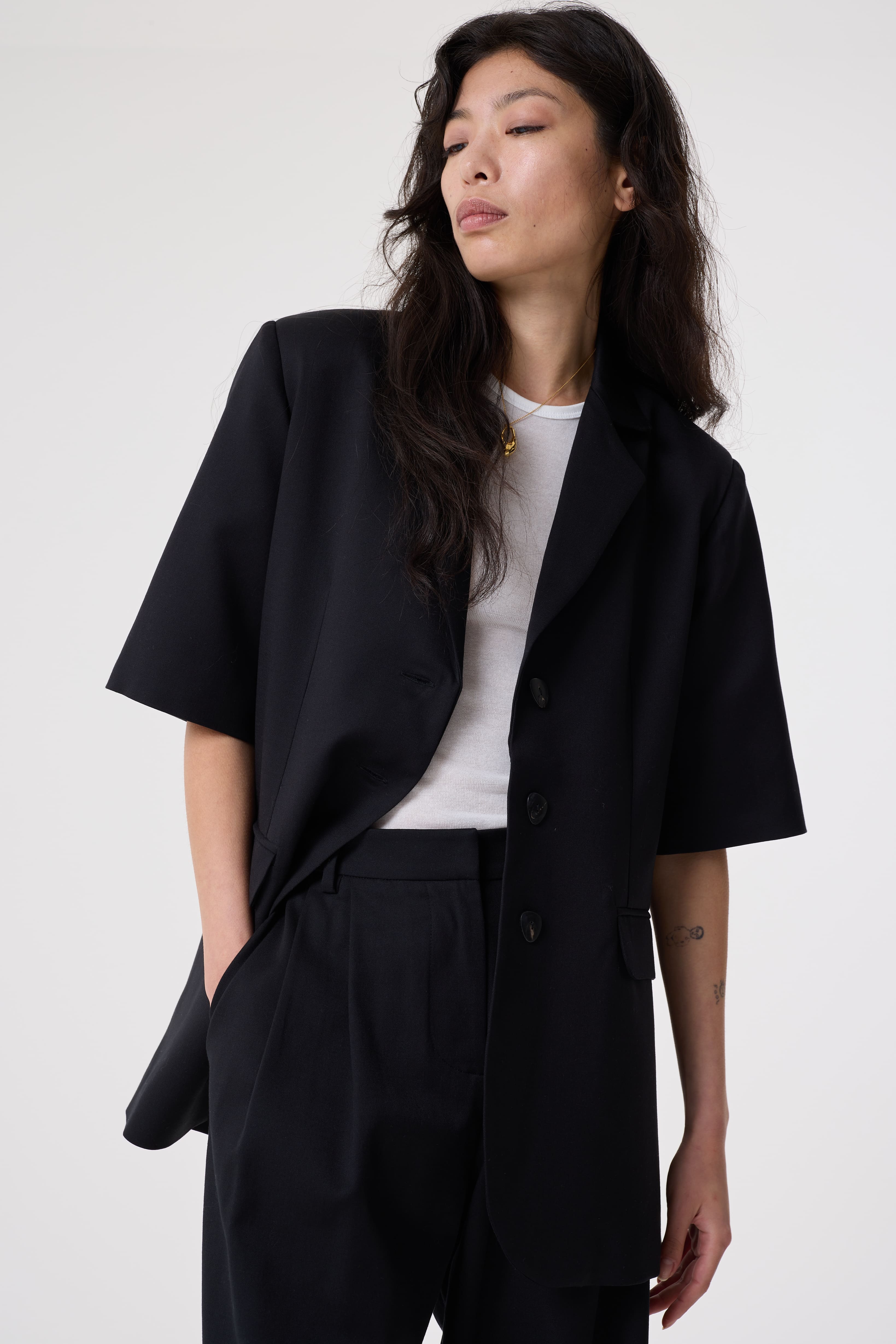 AMELIA BLACK JACKET