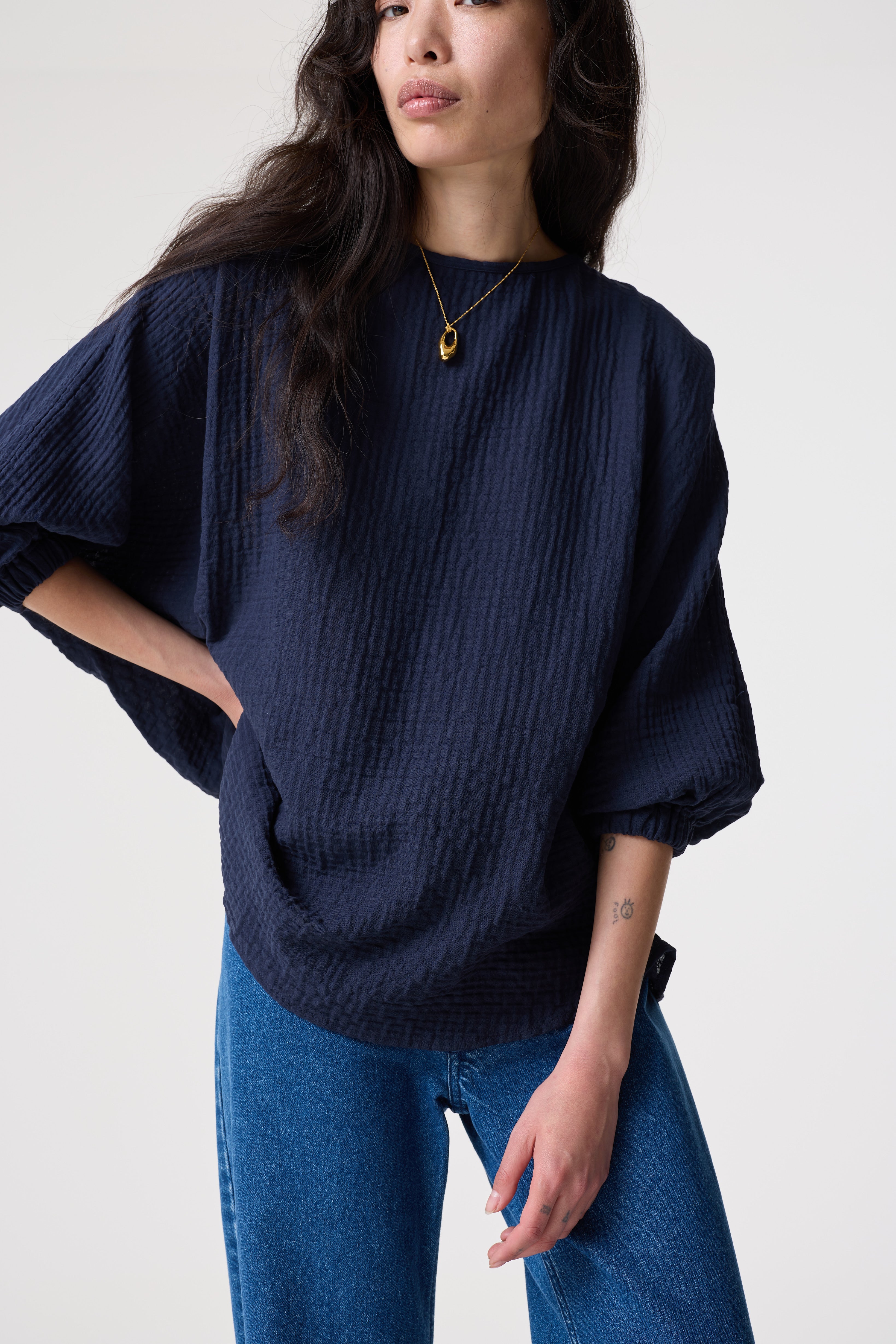ARABELLA NAVY TOP