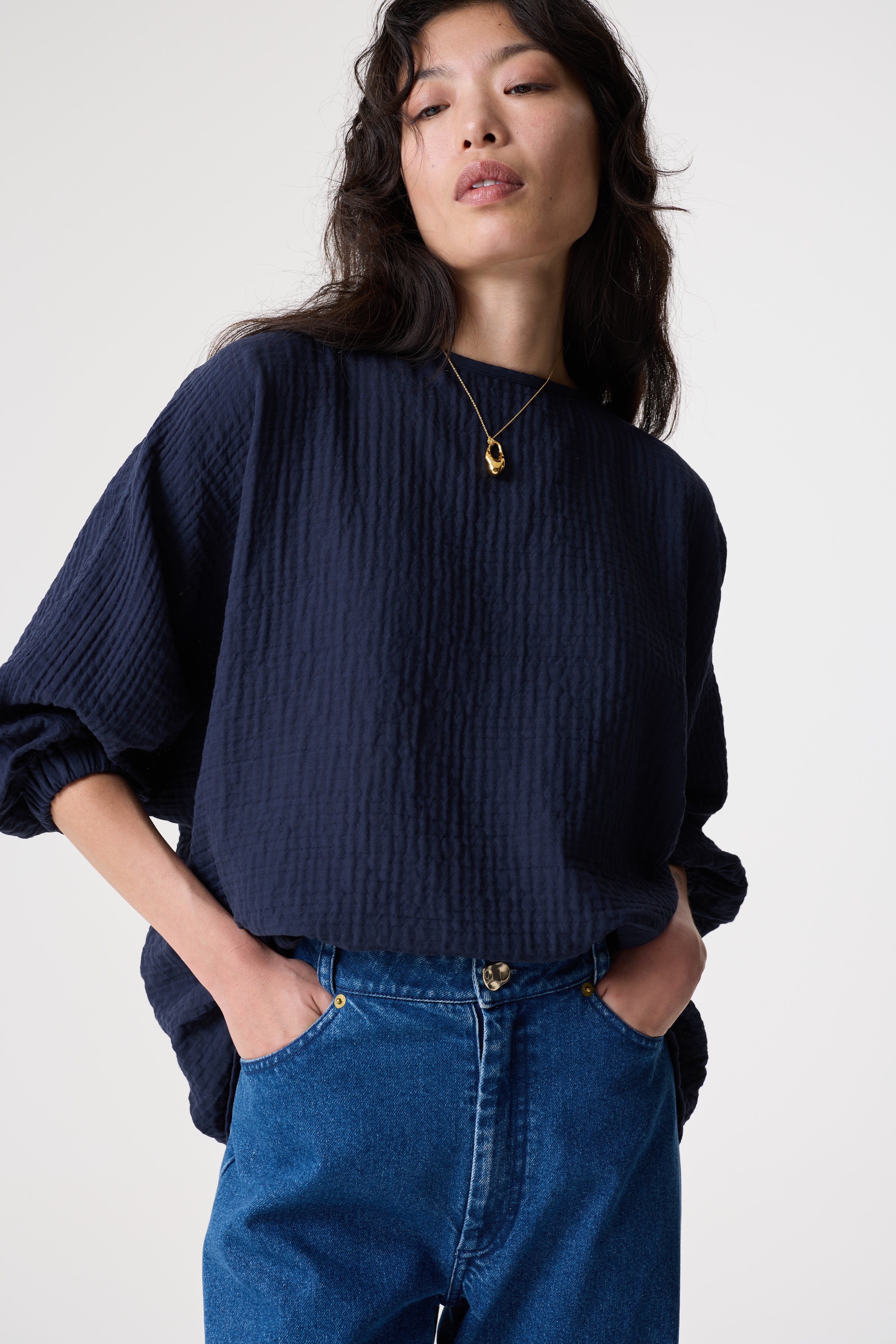 ARABELLA NAVY TOP