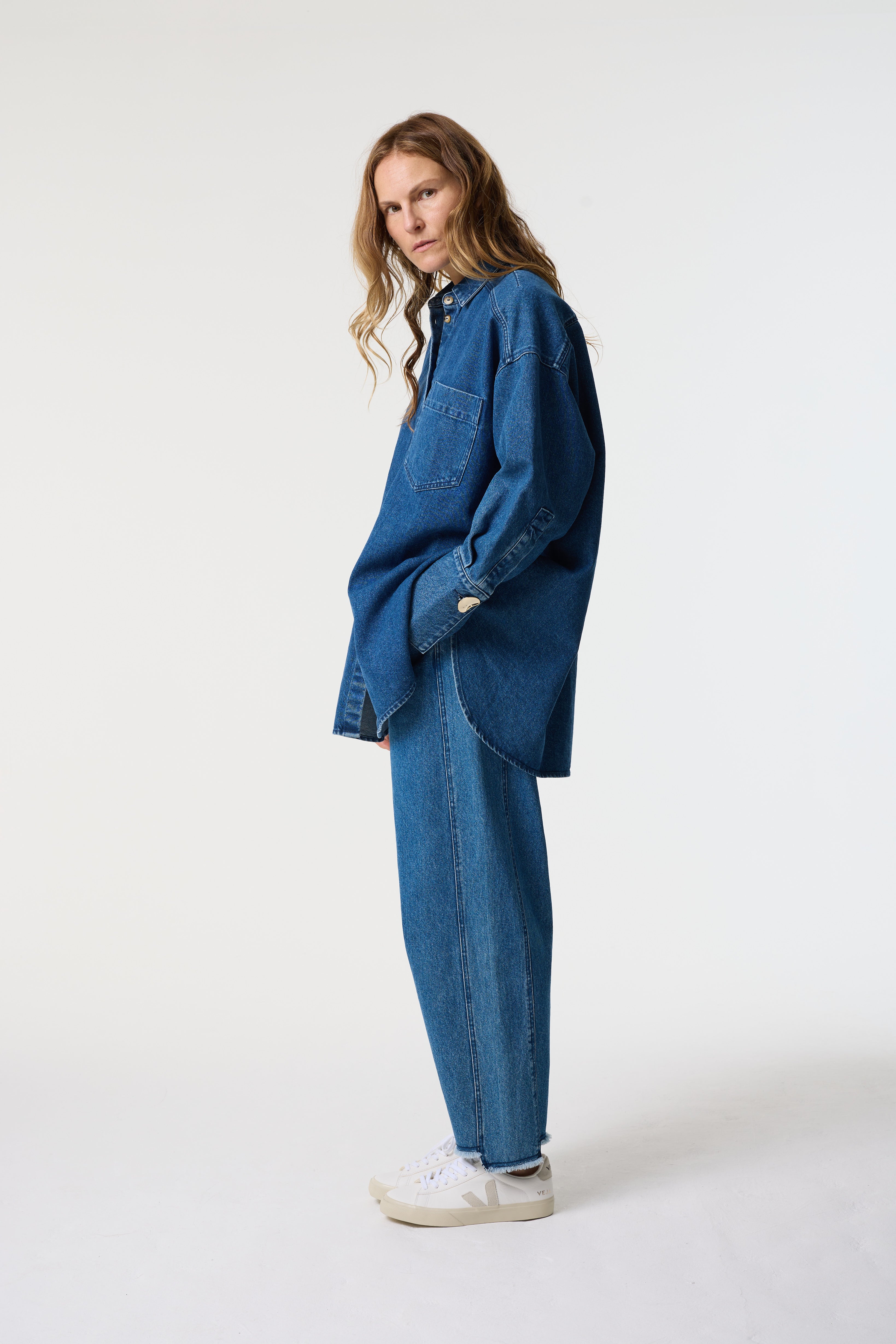 FENELLA MID WASH SHIRT