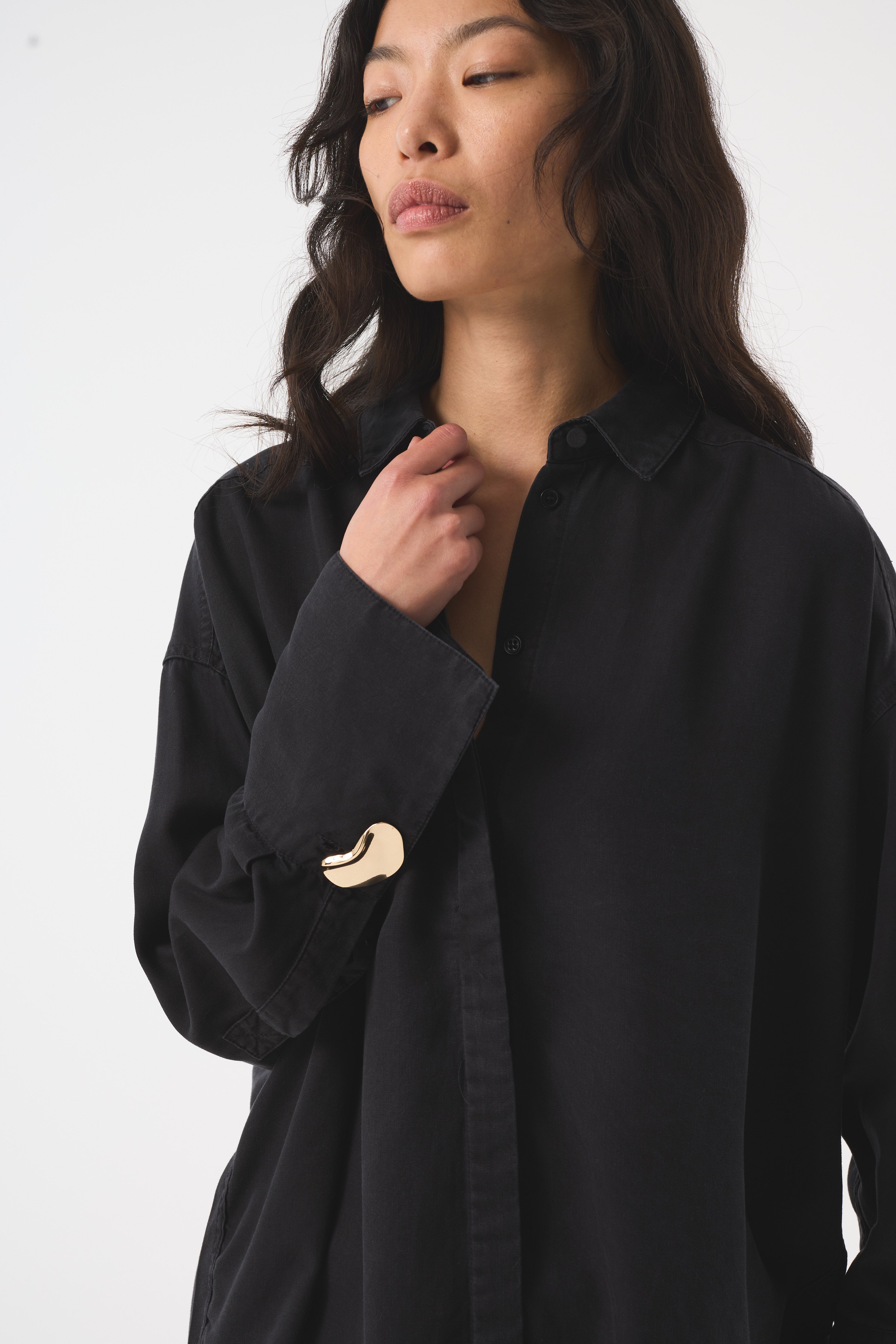 FENELLA WASHED BLACK SHIRT