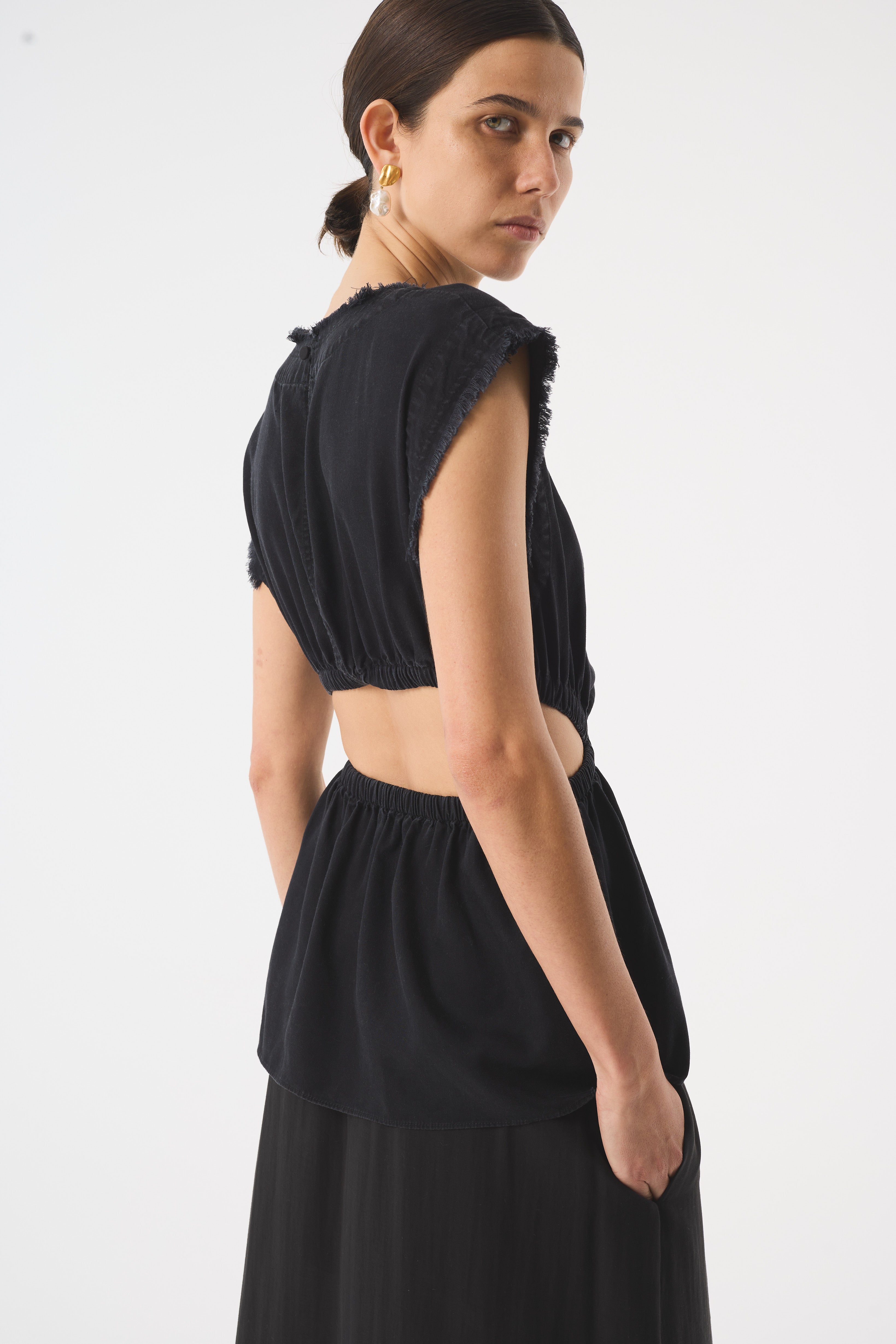 MILA WASHED BLACK TOP