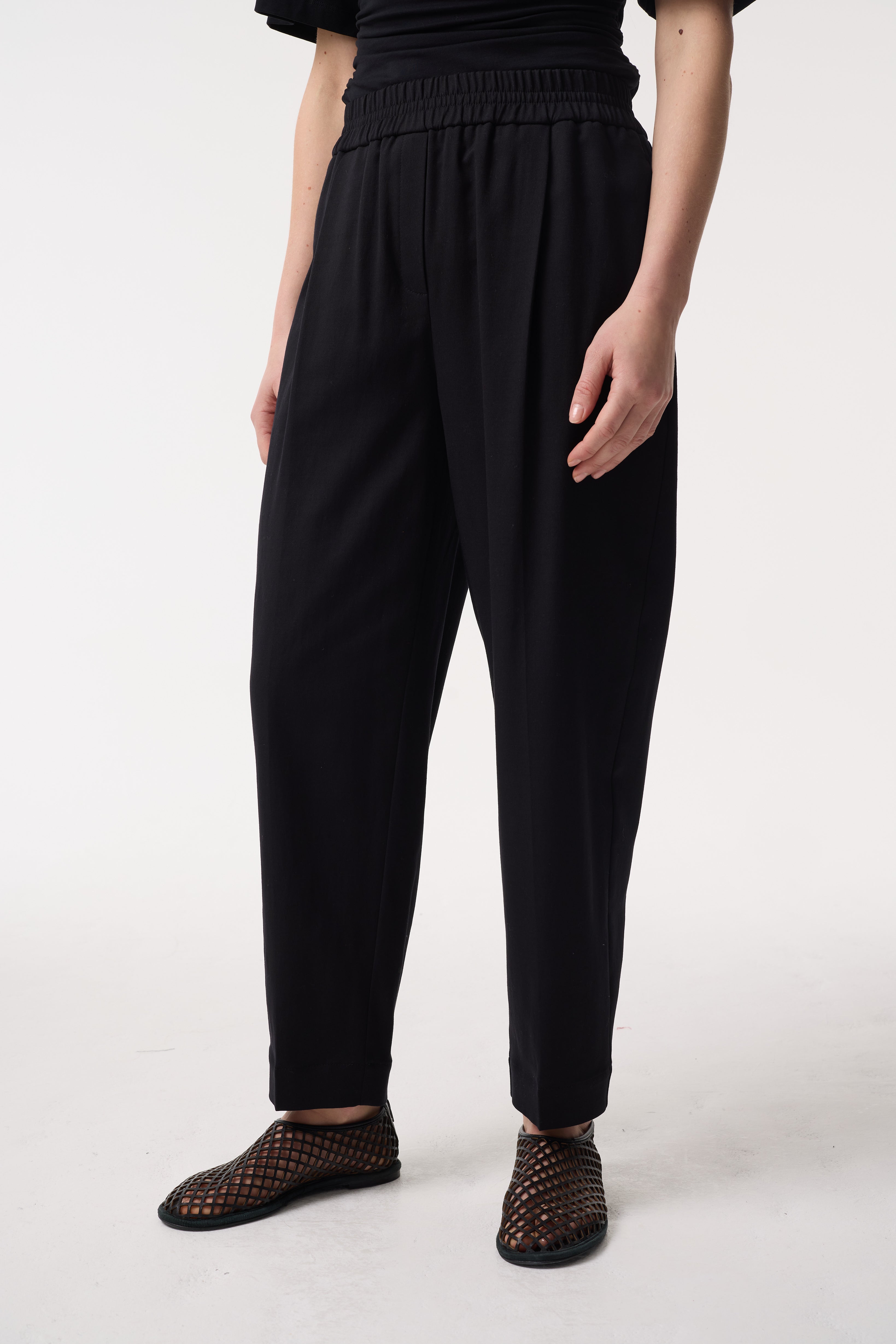 XAVIA BLACK TROUSERS