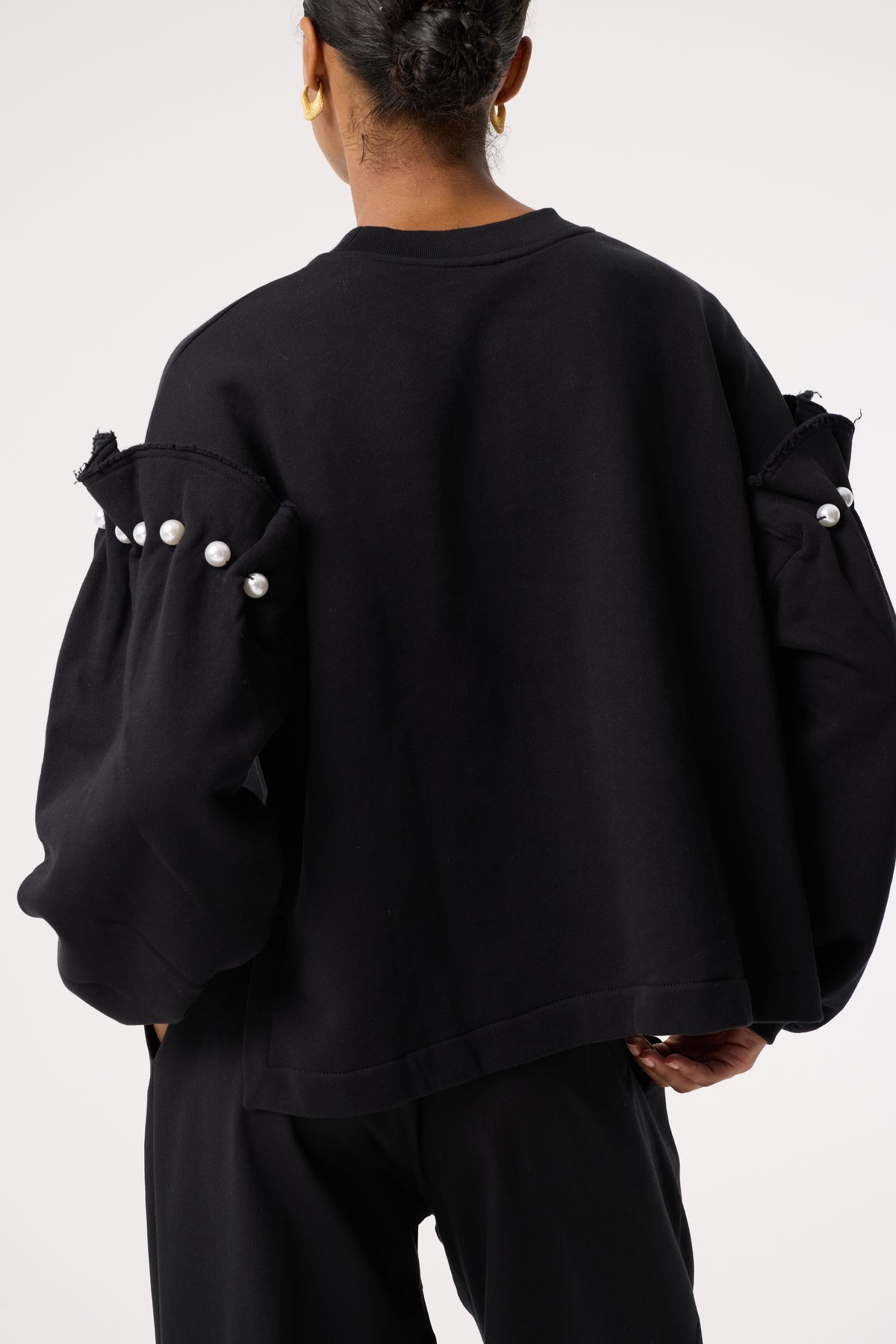 DANI BLACK SWEATSHIRT