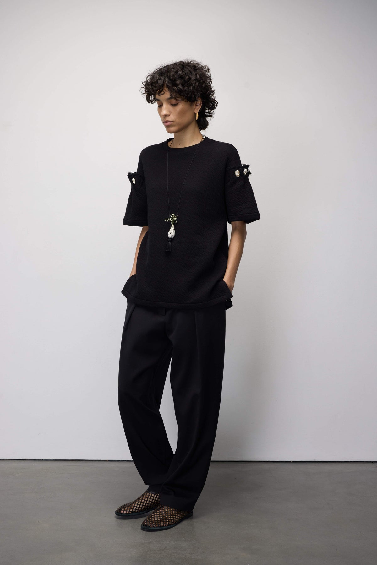 FREYA BLACK SWEATSHIRT