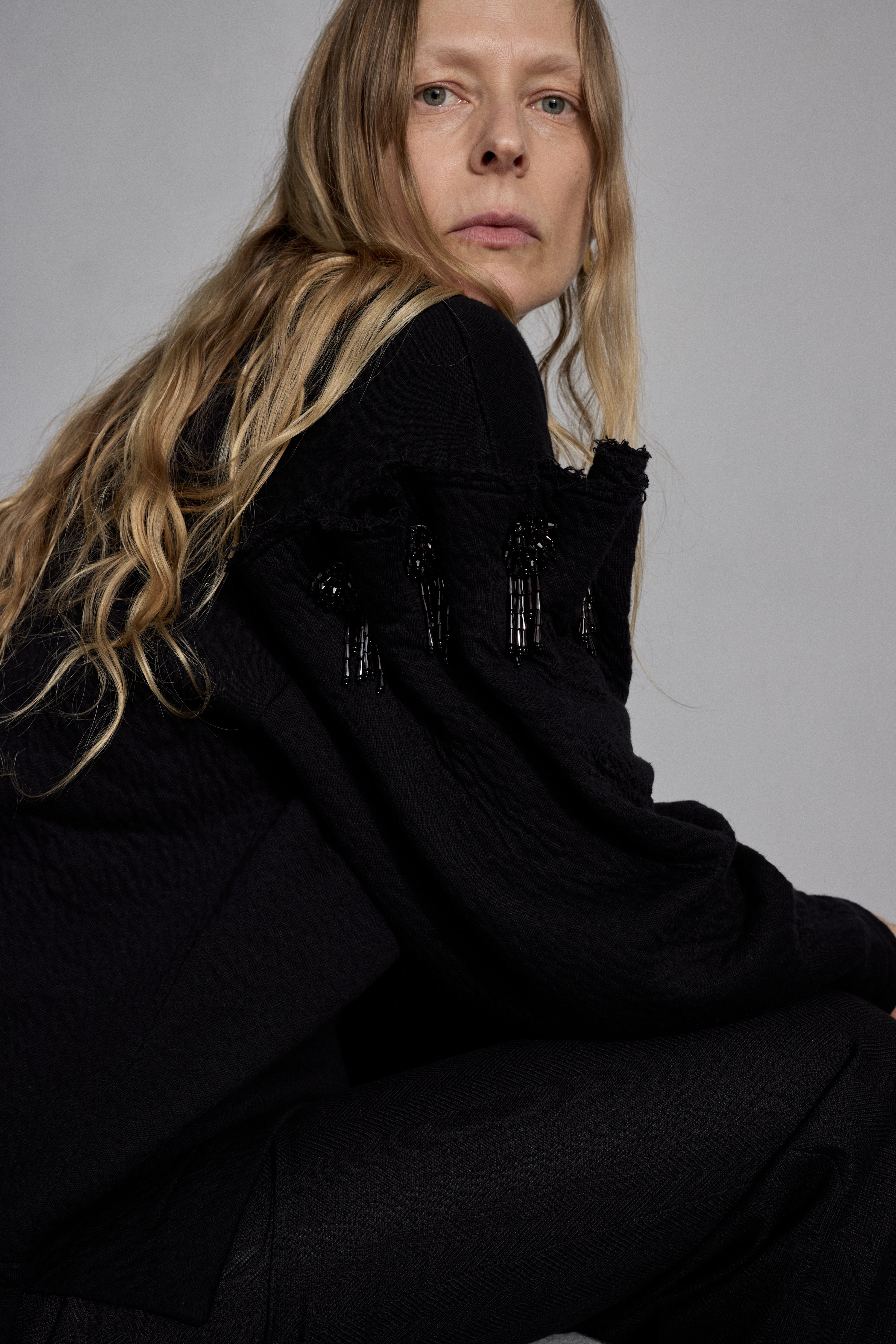 AYLIN BLACK SWEATSHIRT