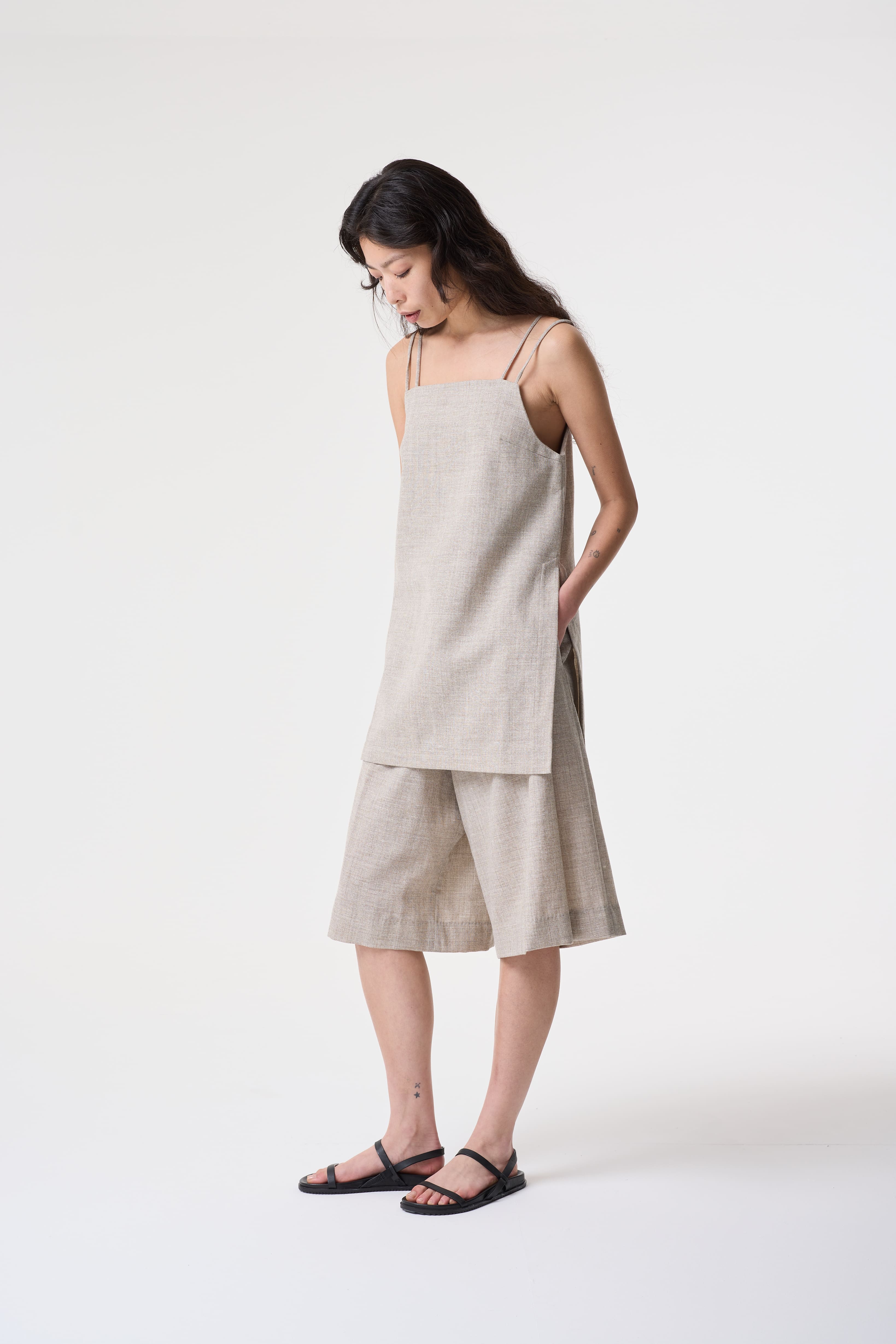 LOWRI GREY UNDYED TOP