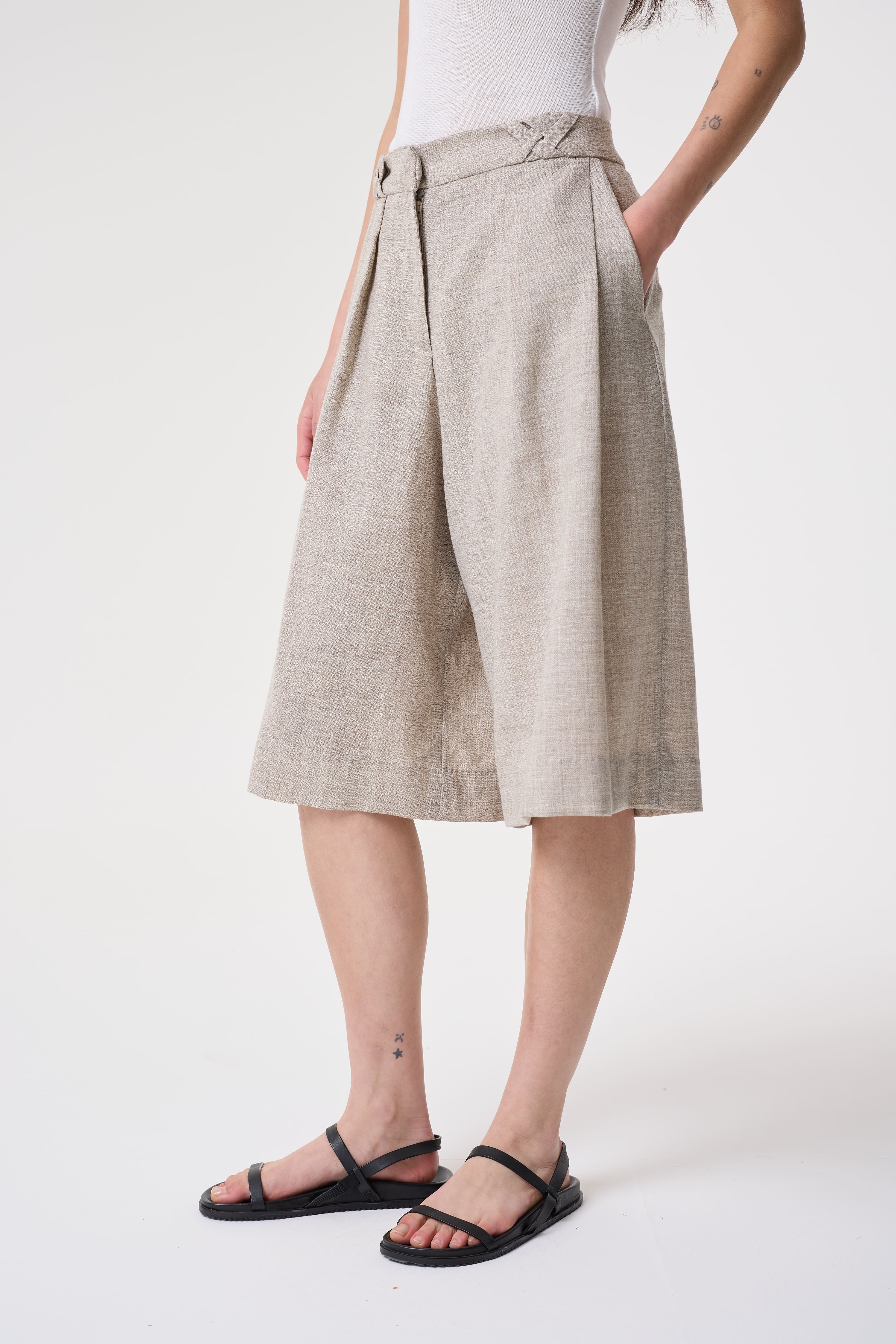 ARIA GREY UNDYED SHORTS