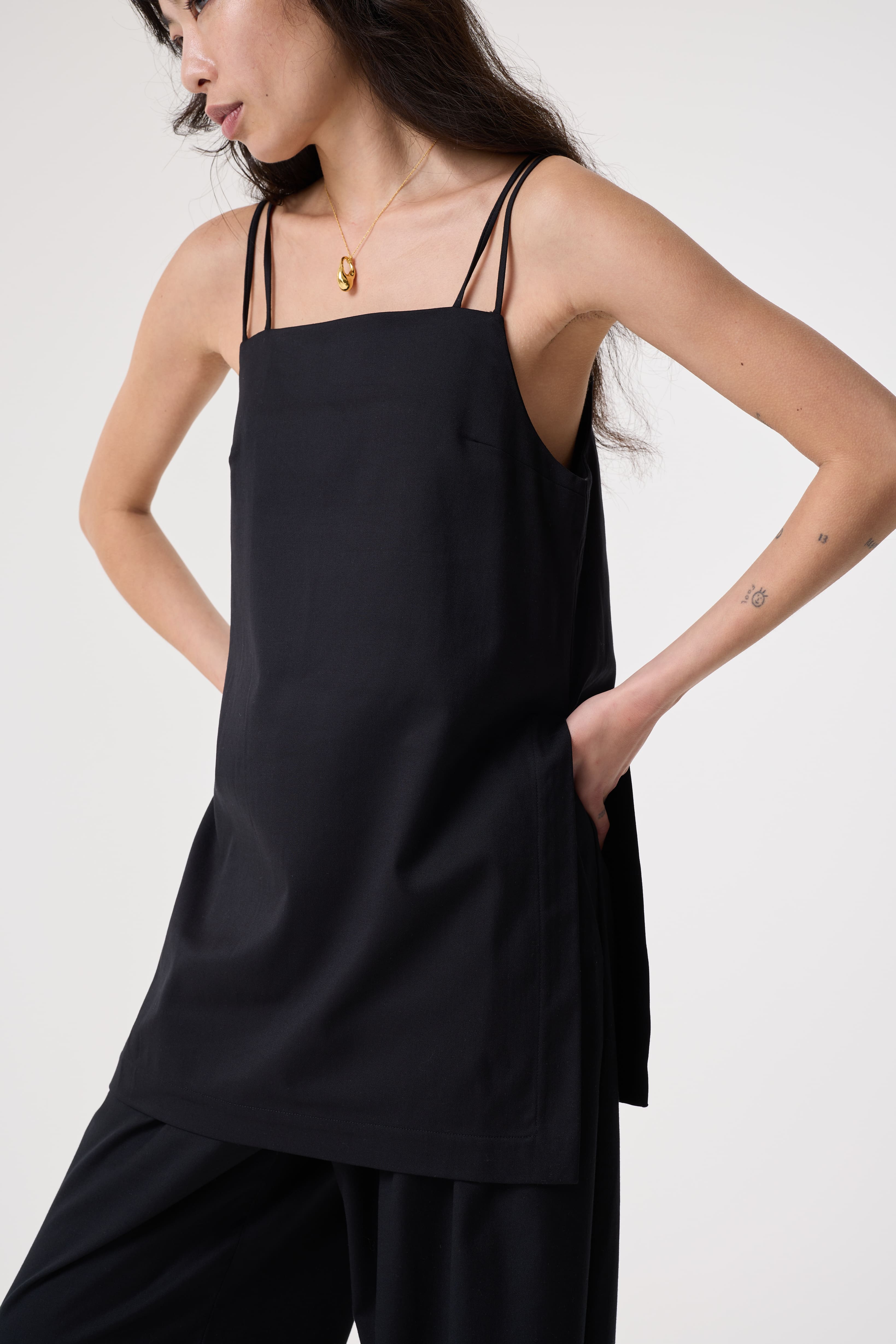 LOWRI BLACK TOP