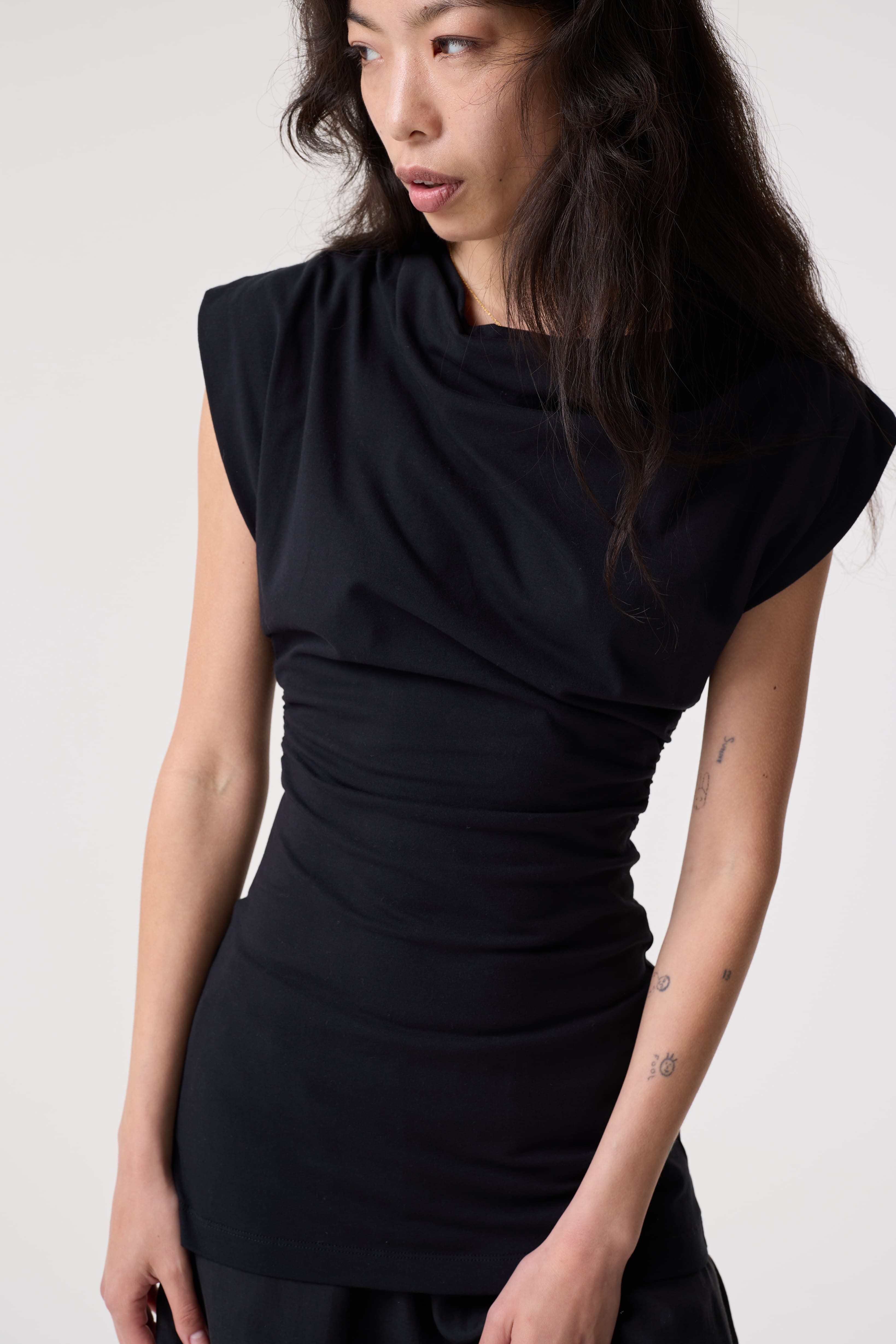 ISLA BLACK TOP