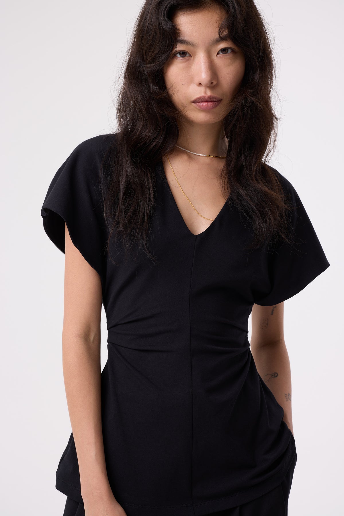 ESSIE BLACK TOP