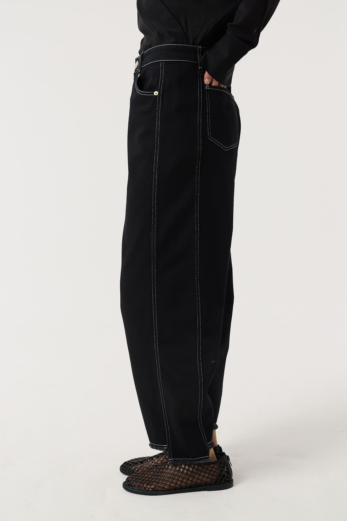 BLAKE BLACK BARREL JEANS