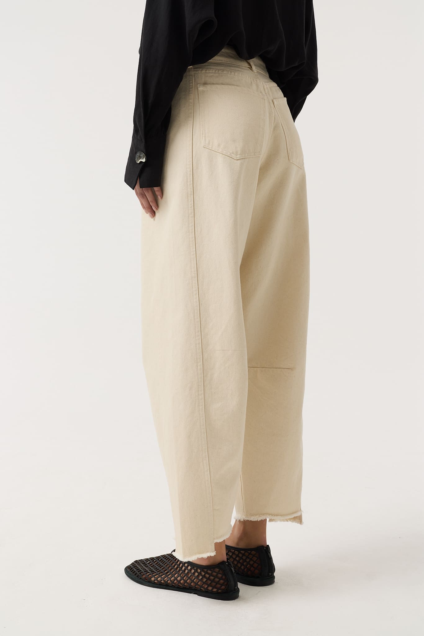 BLAKE ECRU BARREL JEANS