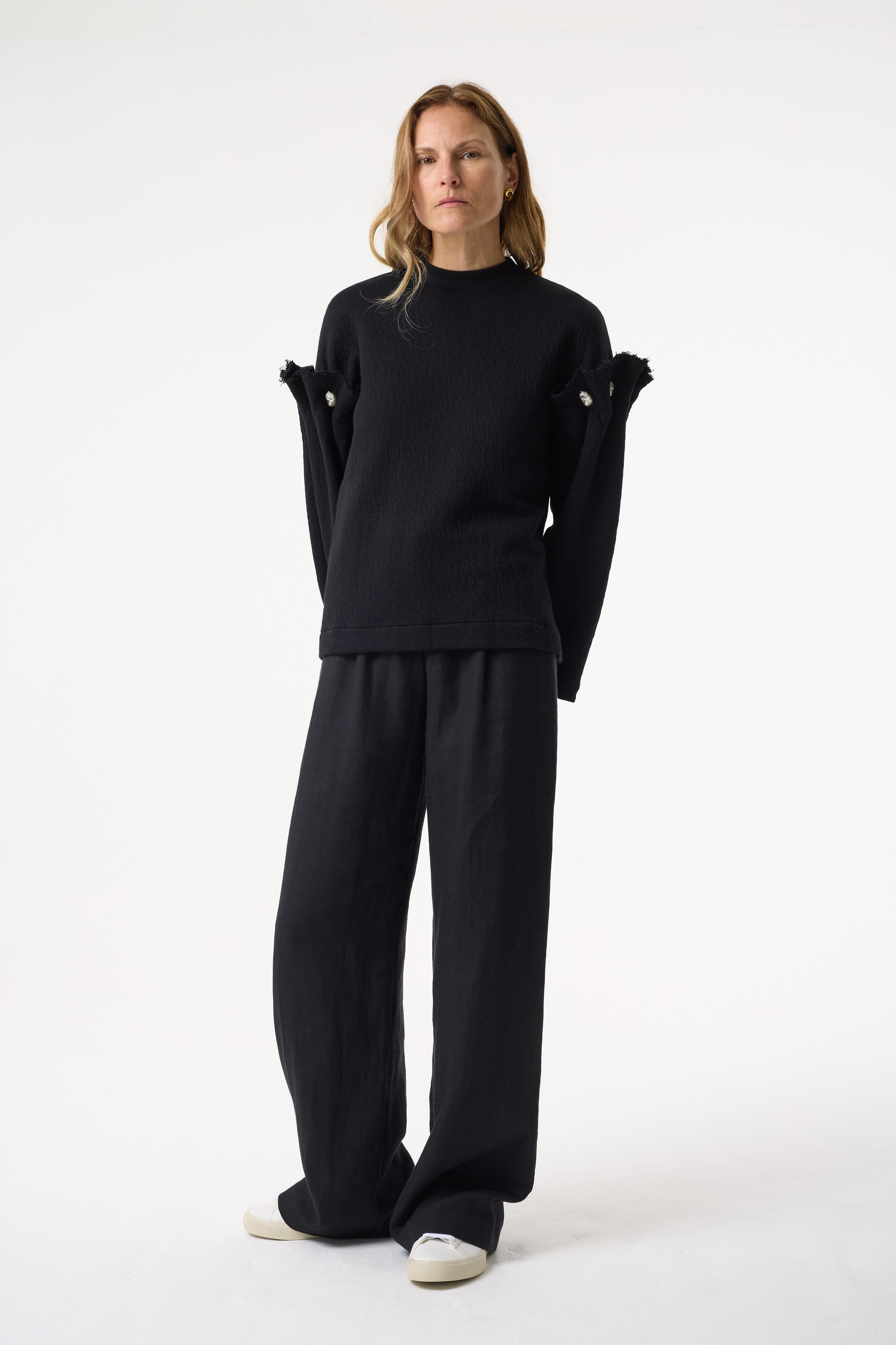 KORI BLACK SWEATSHIRT