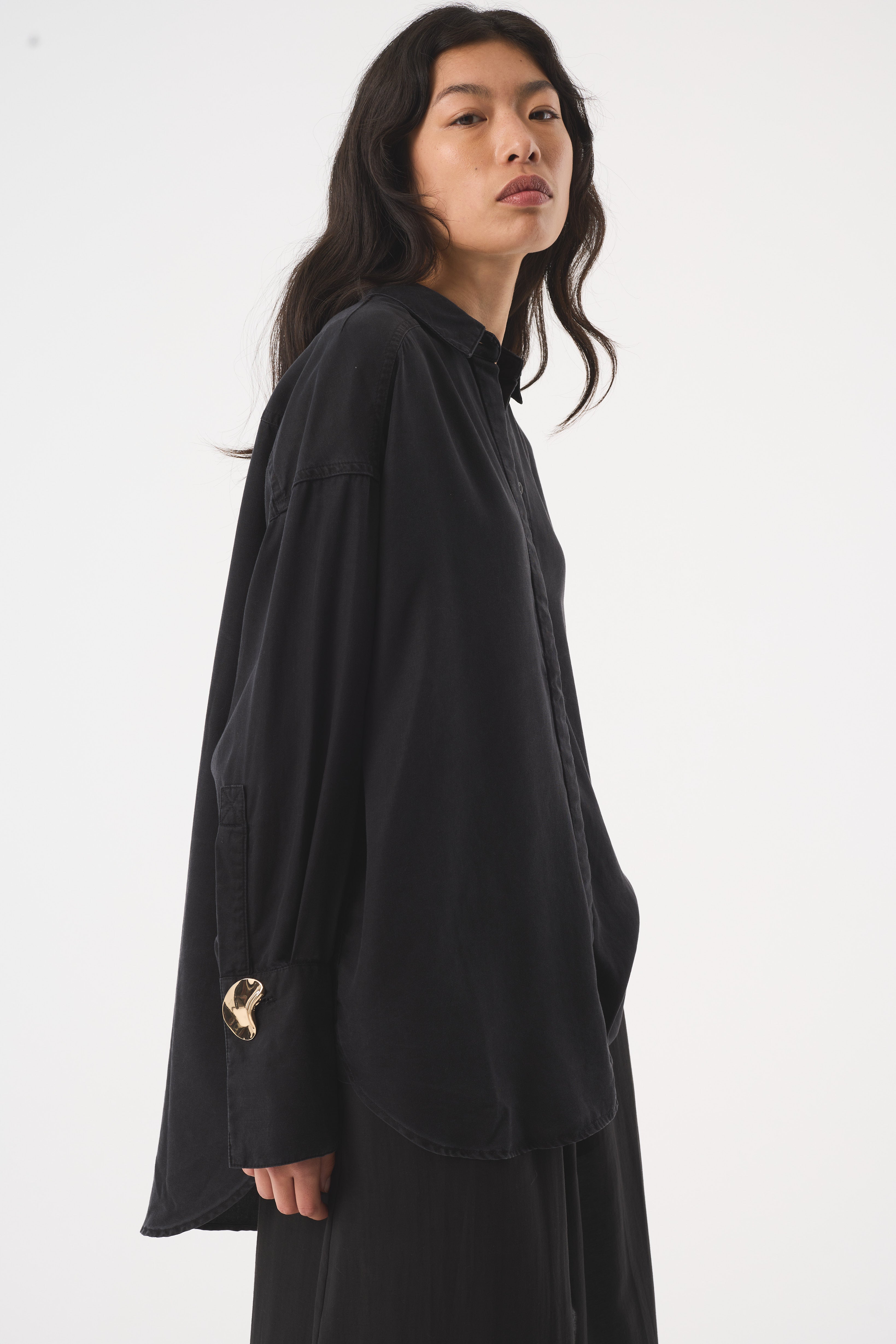 FENELLA WASHED BLACK SHIRT