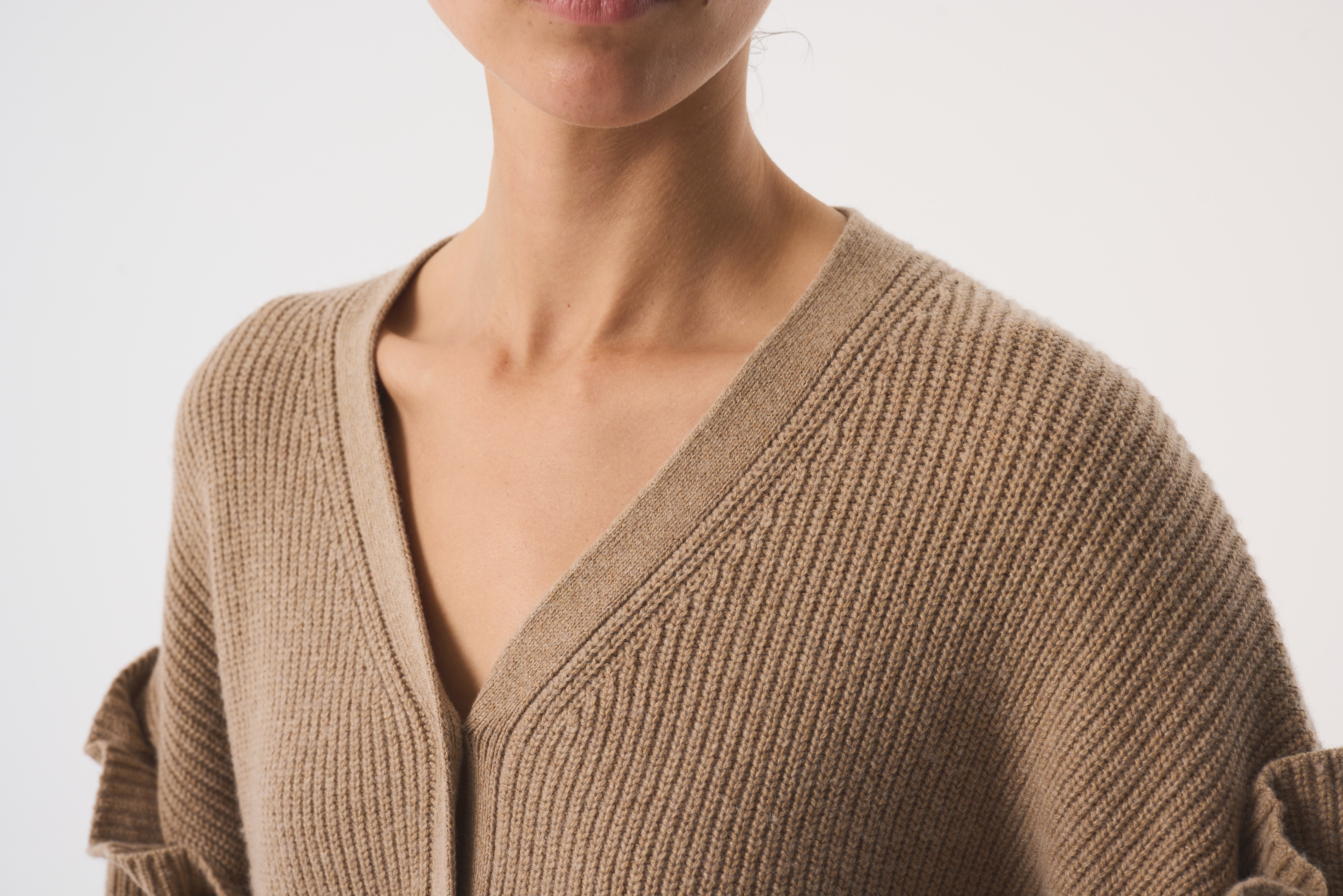 ZELIA OATMEAL CARDIGAN