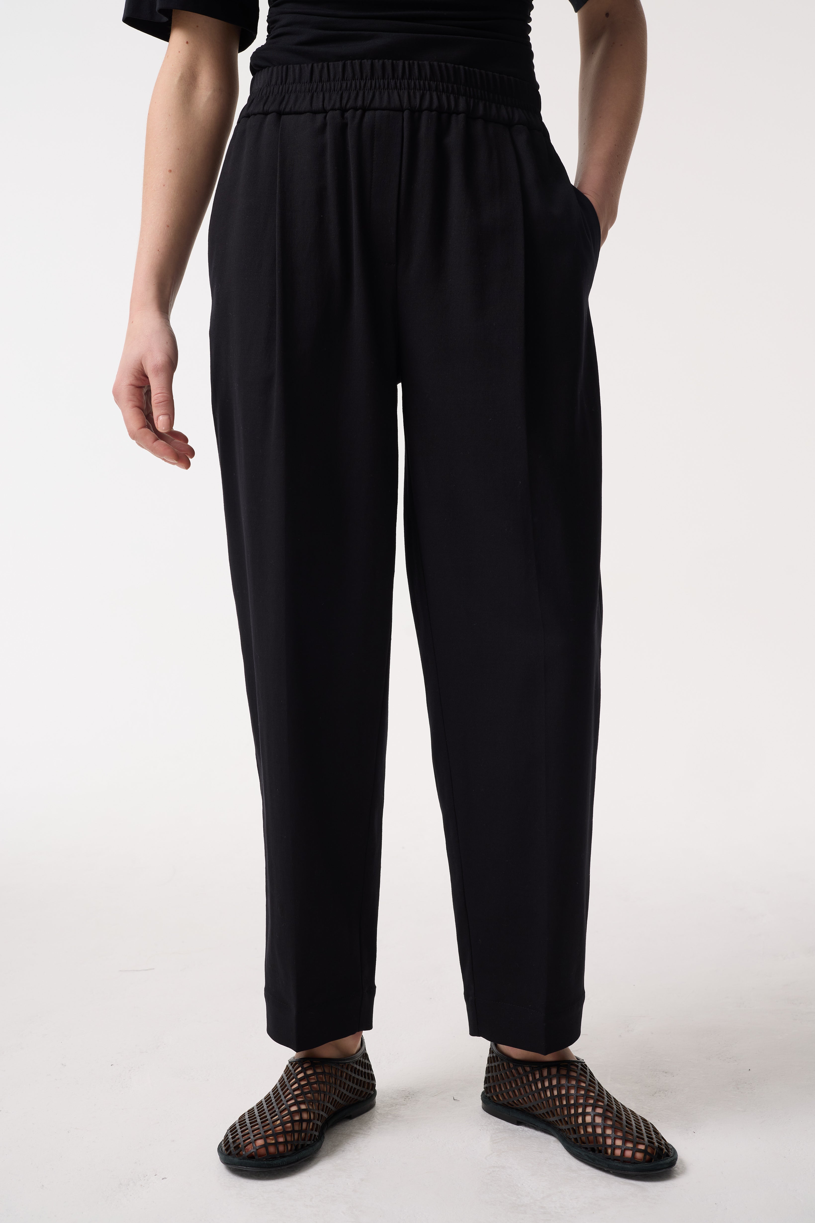 XAVIA BLACK TROUSERS