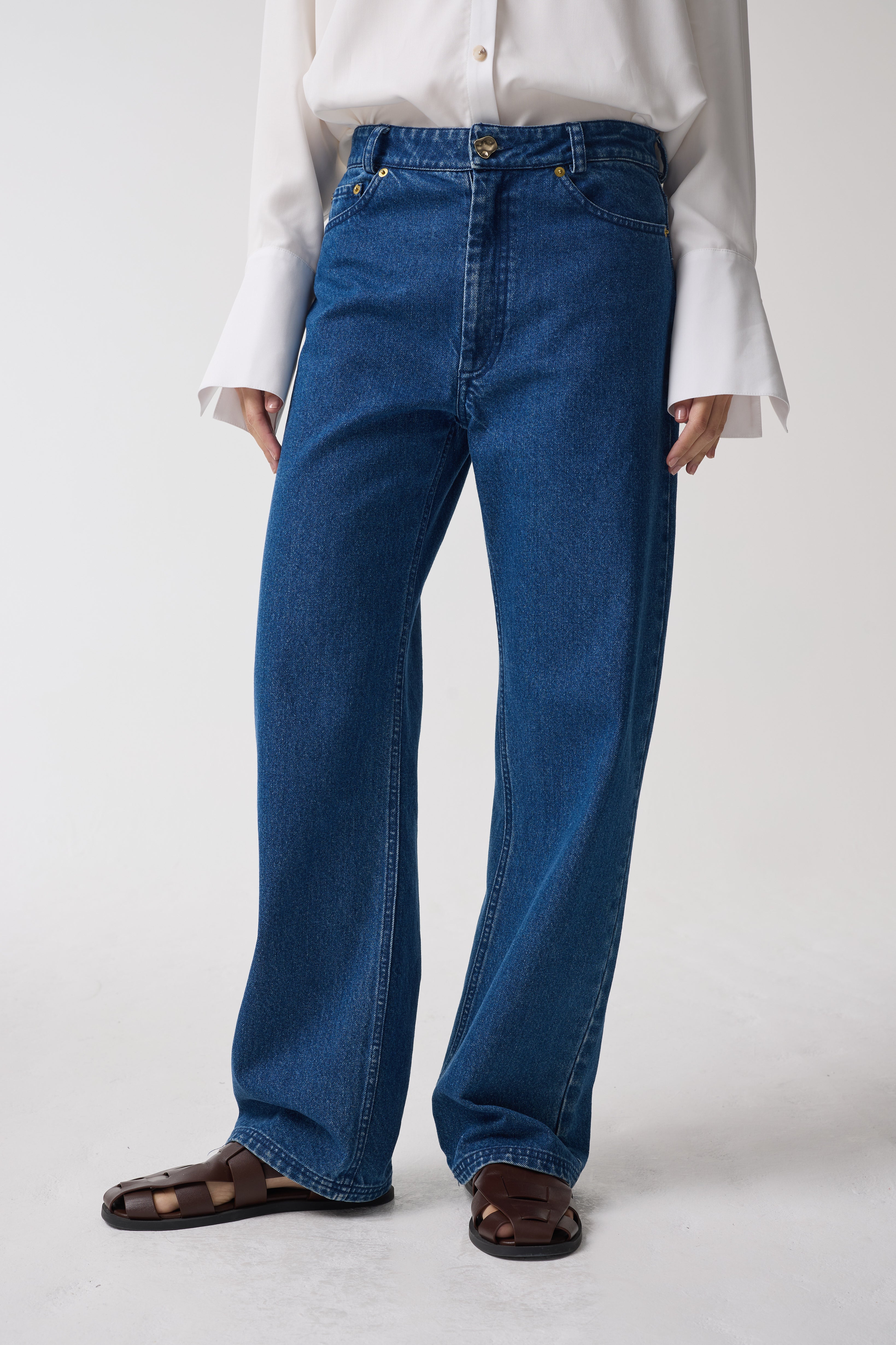 Dylan Midwash Blue Jeans | 100% Recycled Cotton Denim | AKYN