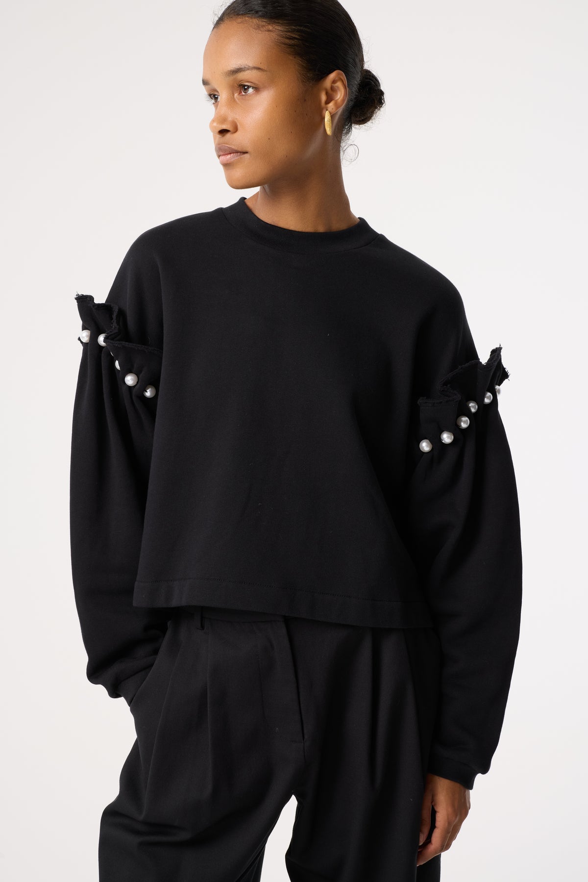DANI BLACK SWEATSHIRT