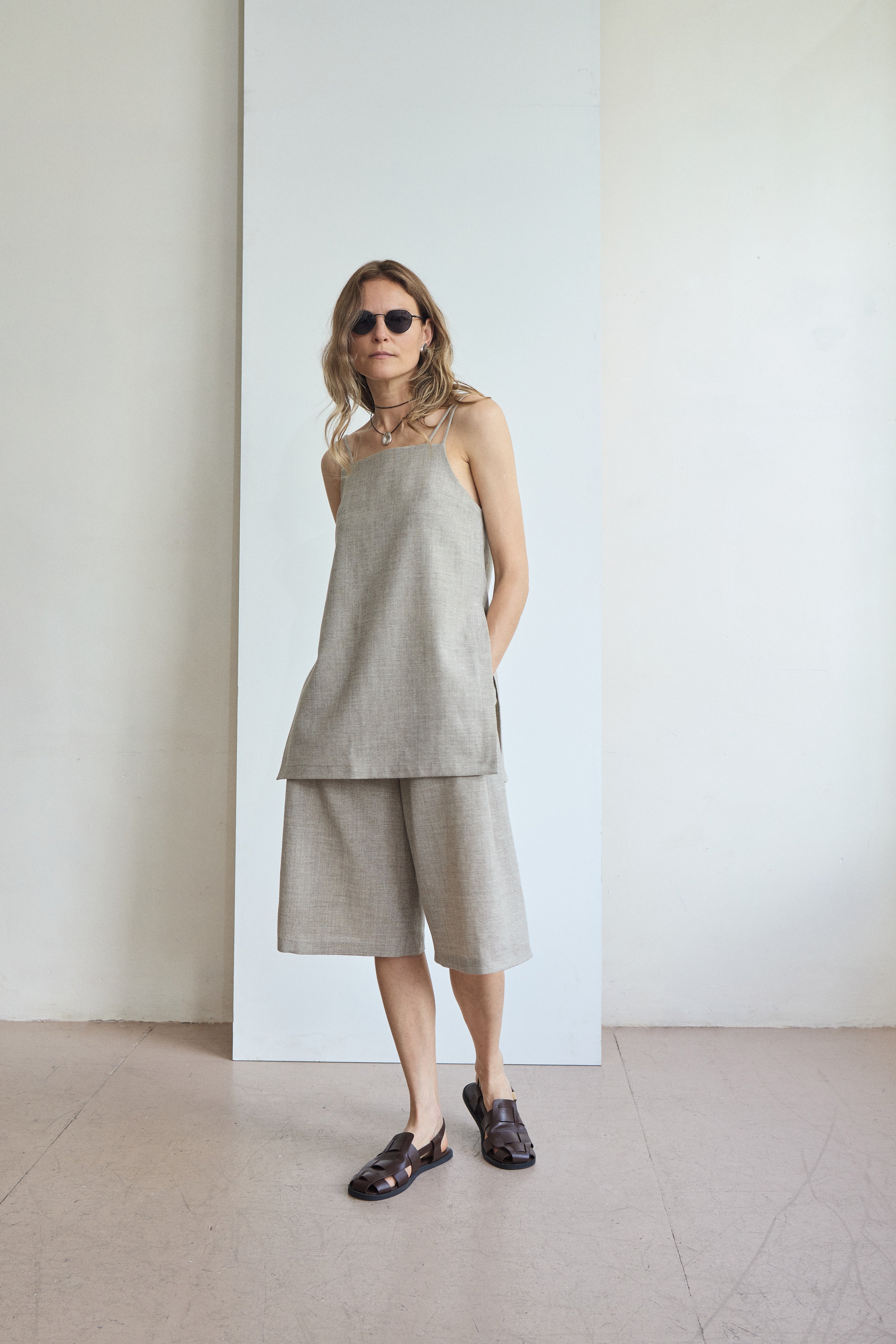 LOWRI GREY UNDYED TOP